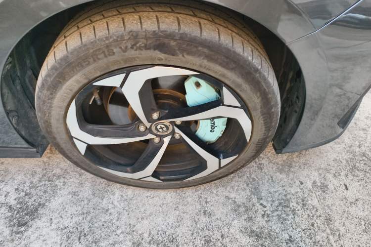 Used CHANGAN UNI-V iDD 2023 ZhiDian iDD 1.5T 113km ZhiKu Model Right Front Wheel Hub
