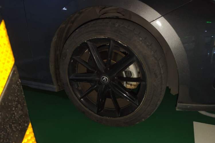 Used CHANGAN UNI-V iDD 2023 ZhiDian iDD 1.5T 113km Smart & Fun Version Right Front Wheel Hub