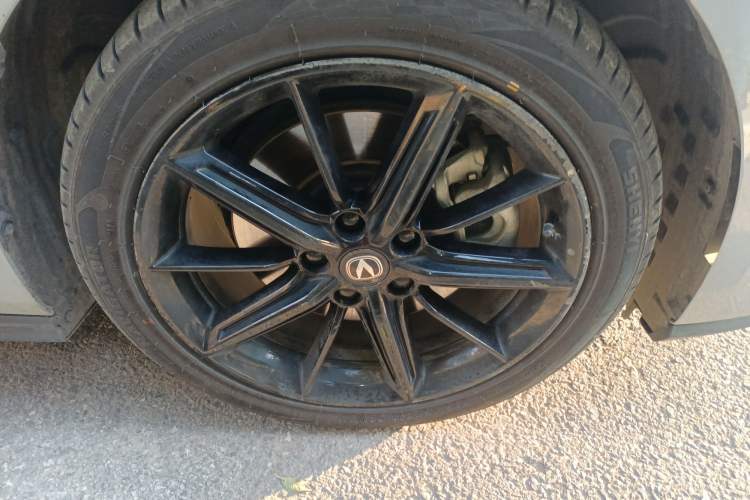 Used CHANGAN UNI-V iDD 2023 ZhiDian iDD 1.5T 113km Smart & Fun Version Right Front Wheel Hub