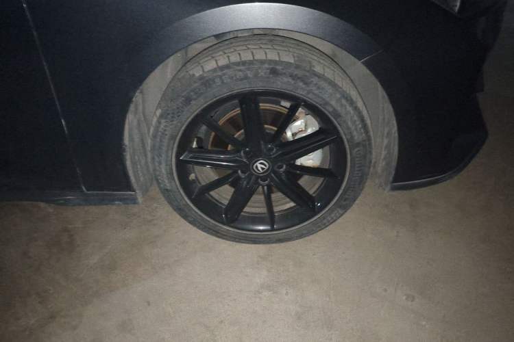 Used CHANGAN UNI-V iDD 2023 Zhidian iDD 1.5T 113km Smart & Fun Version (Rapid Edition) Right Front Wheel Hub