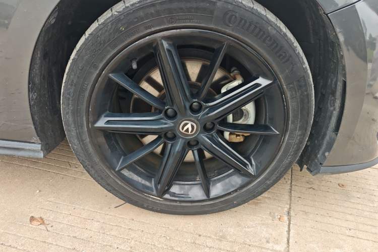 Used CHANGAN UNI-V iDD 2023 Zhidian iDD 1.5T 113km Smart & Fun Version (Rapid Edition) Right Front Wheel Hub