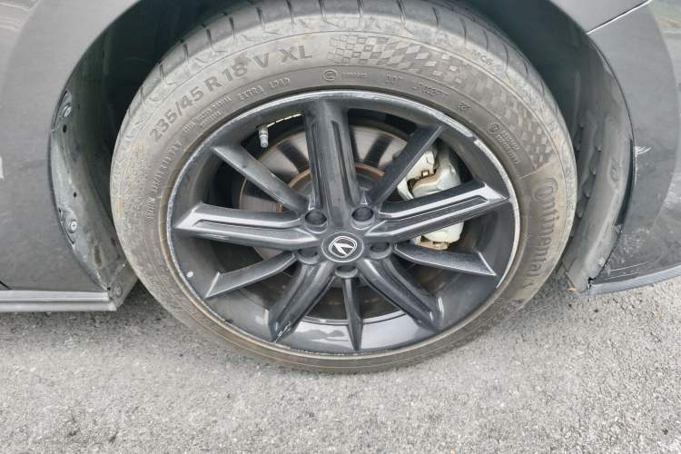 Used CHANGAN UNI-V iDD 2023 Zhidian iDD 1.5T 113km Smart & Fun Version (Rapid Edition) Right Front Wheel Hub