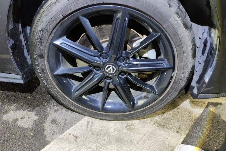 Used CHANGAN UNI-V iDD 2023 ZhiDian iDD 1.5T 113km ZhiKu Model Right Front Wheel Hub