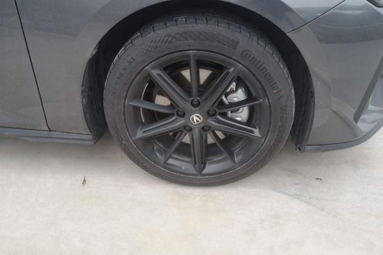 Used CHANGAN UNI-V iDD 2023 Zhidian iDD 1.5T 113km Smart & Fun Version (Rapid Edition) Right Front Wheel Hub