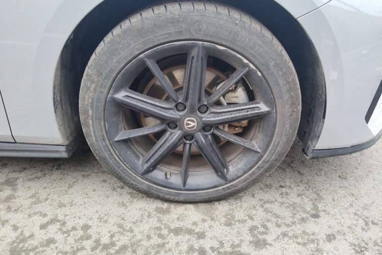 Used CHANGAN UNI-V iDD 2023 ZhiDian iDD 1.5T 113km ZhiKu Model Right Front Wheel Hub