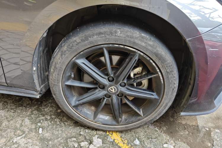Used CHANGAN UNI-V iDD 2023 ZhiDian iDD 1.5T 113km Smart & Fun Version Right Front Wheel Hub