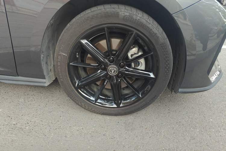 Used CHANGAN UNI-V iDD 2023 ZhiDian iDD 1.5T 113km ZhiKu Model Right Front Wheel Hub