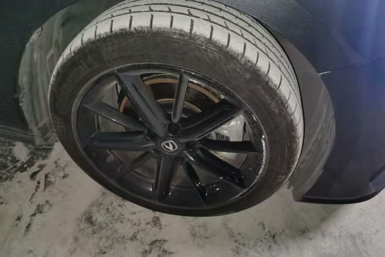 Used CHANGAN UNI-V iDD 2023 Zhidian iDD 1.5T 113km Smart & Fun Version (Rapid Edition) Right Front Wheel Hub
