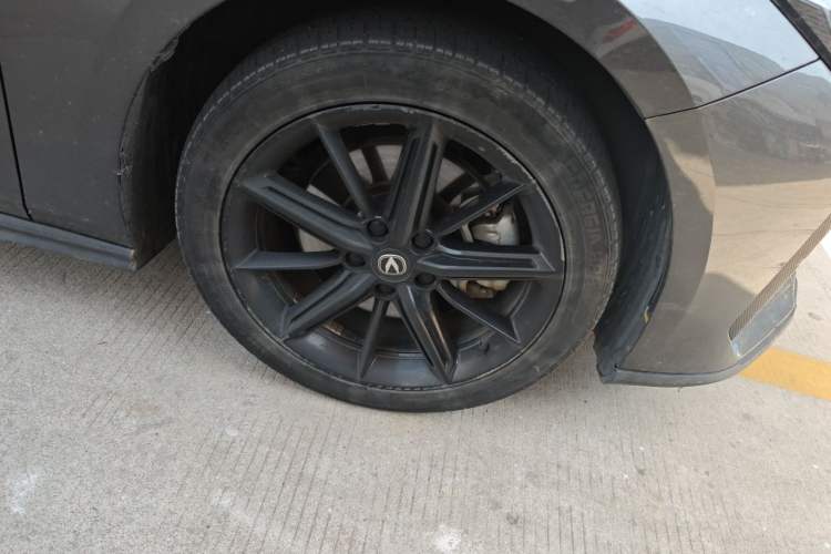 Used CHANGAN UNI-V iDD 2023 ZhiDian iDD 1.5T 113km Smart & Fun Version Right Front Wheel Hub