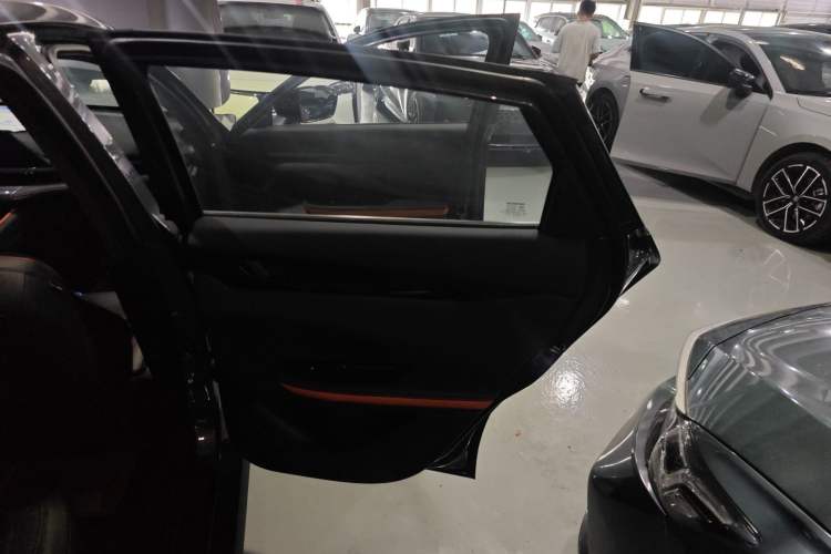 Used CHANGAN UNI-V iDD 2023 Zhidian iDD 1.5T 113km Smart & Fun Version (Rapid Edition) Right Rear Door Interior