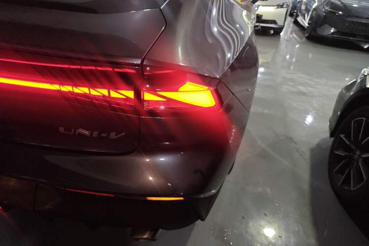Used CHANGAN UNI-V iDD 2023 Zhidian iDD 1.5T 113km Smart & Fun Version (Rapid Edition) Right Rear Taillight