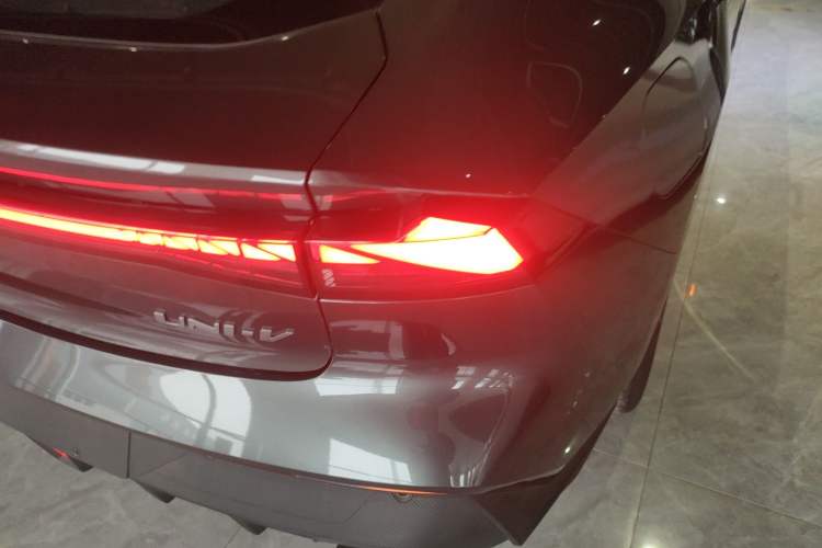 Used CHANGAN UNI-V iDD 2023 ZhiDian iDD 1.5T 113km Smart & Fun Version Right Rear Taillight