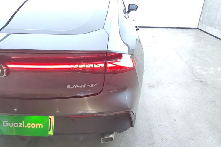 Used CHANGAN UNI-V iDD 2023 ZhiDian iDD 1.5T 113km Smart & Fun Version Right Rear Taillight