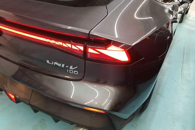 Used CHANGAN UNI-V iDD 2023 ZhiDian iDD 1.5T 113km Smart & Fun Version Right Rear Taillight
