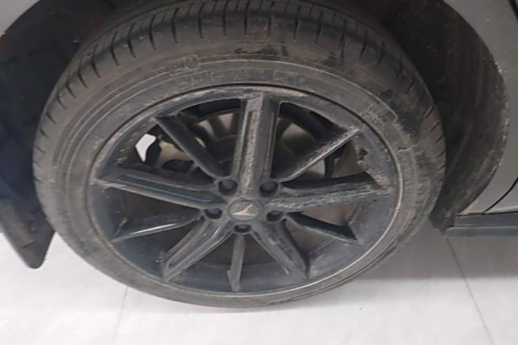 Used CHANGAN UNI-V iDD 2023 ZhiDian iDD 1.5T 113km Smart & Fun Version Right Rear Wheel Hub