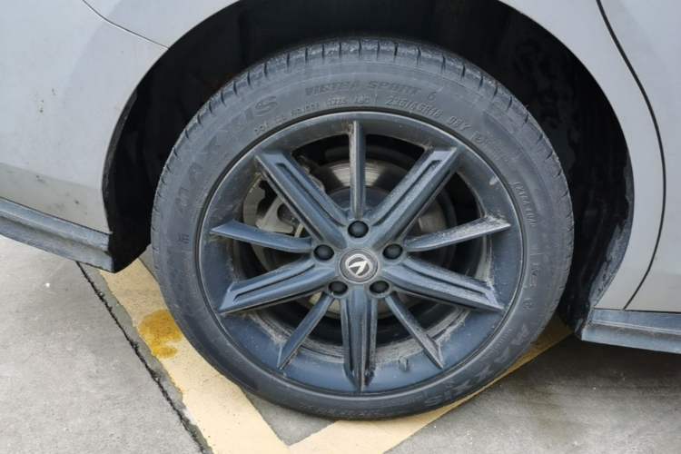 Used CHANGAN UNI-V iDD 2023 ZhiDian iDD 1.5T 113km ZhiKu Model Right Rear Wheel Hub