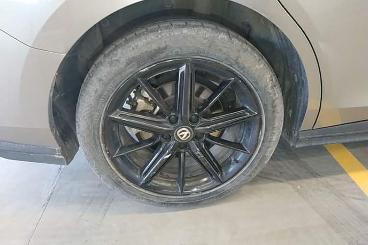 Used CHANGAN UNI-V iDD 2023 ZhiDian iDD 1.5T 113km ZhiKu Model Right Rear Wheel Hub