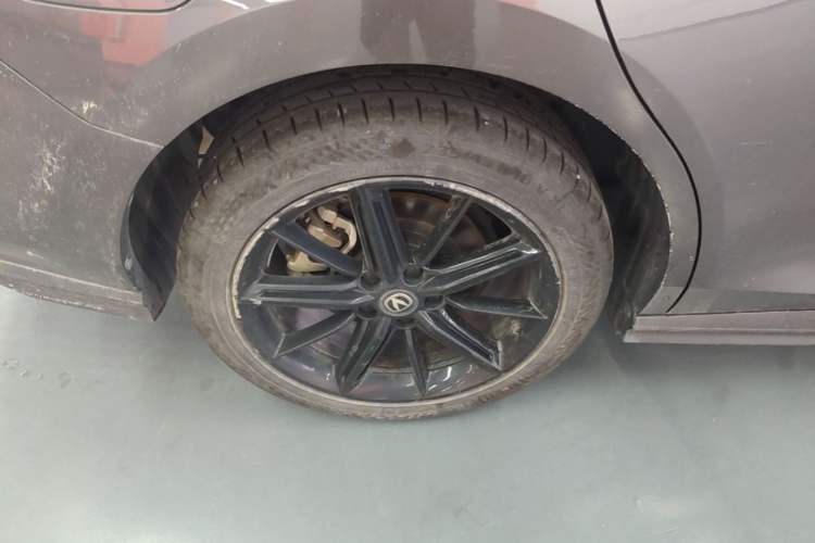 Used CHANGAN UNI-V iDD 2023 ZhiDian iDD 1.5T 113km Smart & Fun Version Right Rear Wheel Hub