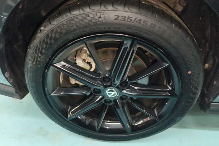 Used CHANGAN UNI-V iDD 2023 ZhiDian iDD 1.5T 113km Smart & Fun Version Right Rear Wheel Hub