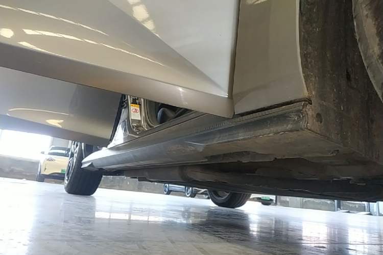 Used CHANGAN UNI-V iDD 2023 ZhiDian iDD 1.5T 113km ZhiKu Model Right Side Sill