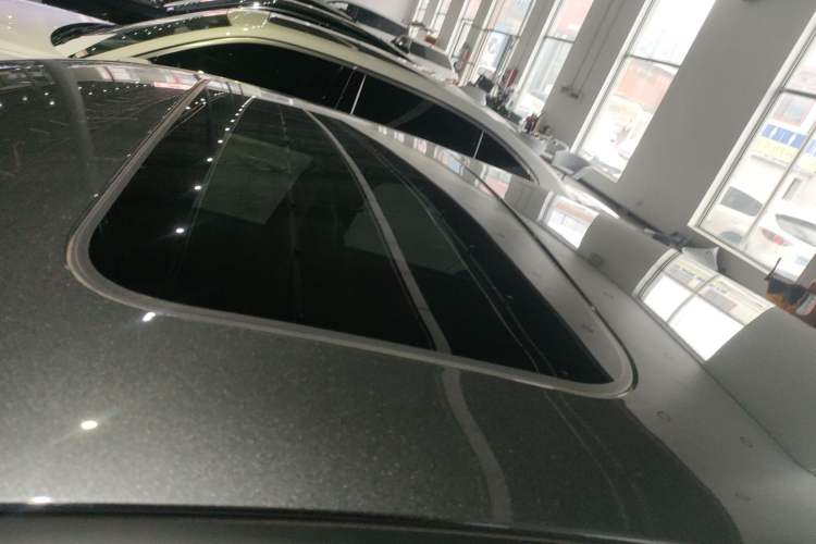Used CHANGAN UNI-V iDD 2023 ZhiDian iDD 1.5T 113km Smart & Fun Version Roof