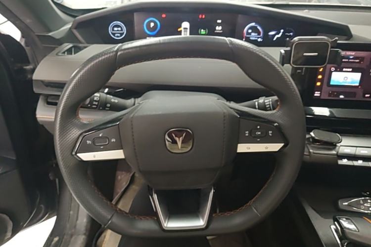 Used CHANGAN UNI-V iDD 2023 ZhiDian iDD 1.5T 113km Smart & Fun Version Steering Wheel