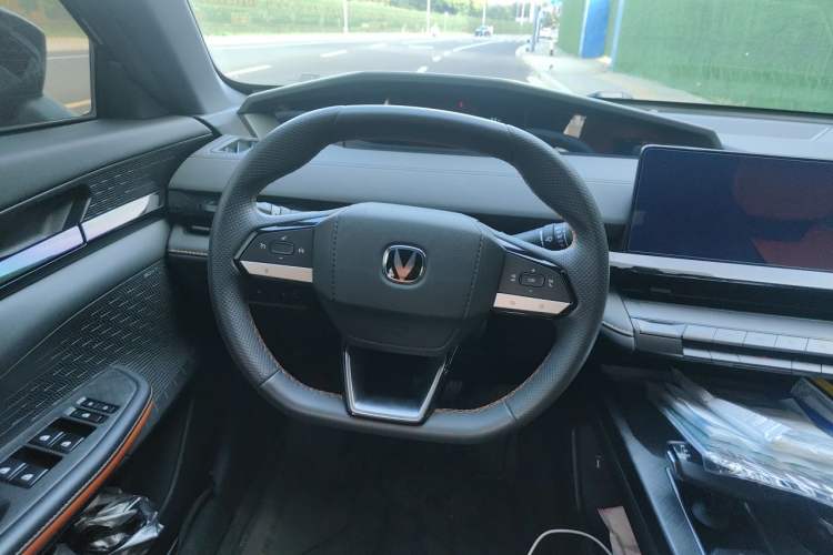 Used CHANGAN UNI-V iDD 2023 ZhiDian iDD 1.5T 113km Smart & Fun Version Steering Wheel