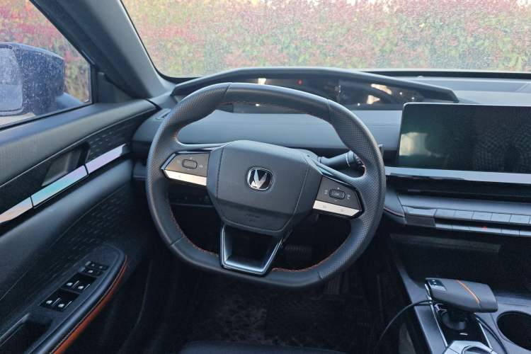 Used CHANGAN UNI-V iDD 2023 ZhiDian iDD 1.5T 113km Smart & Fun Version Steering Wheel