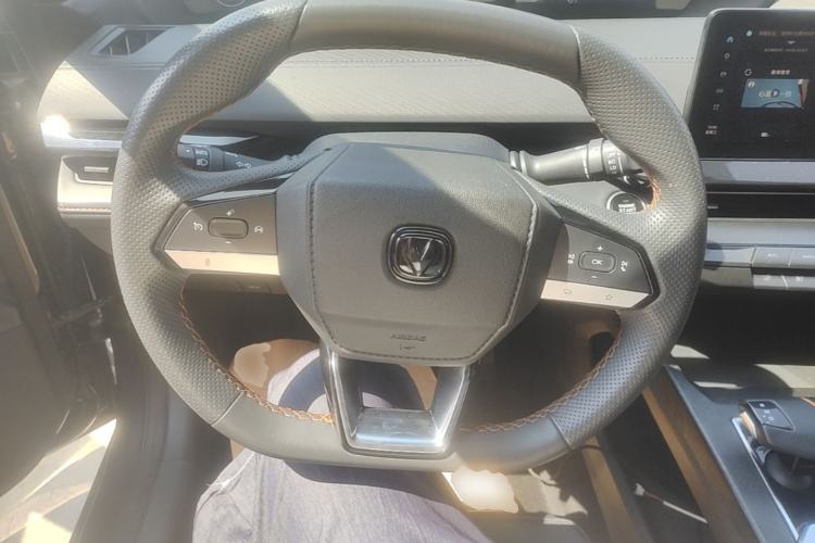 Used CHANGAN UNI-V iDD 2023 ZhiDian iDD 1.5T 113km Smart & Fun Version Steering Wheel