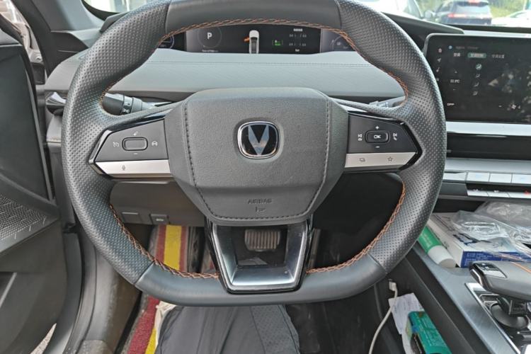 Used CHANGAN UNI-V iDD 2023 ZhiDian iDD 1.5T 113km Smart & Fun Version Steering Wheel