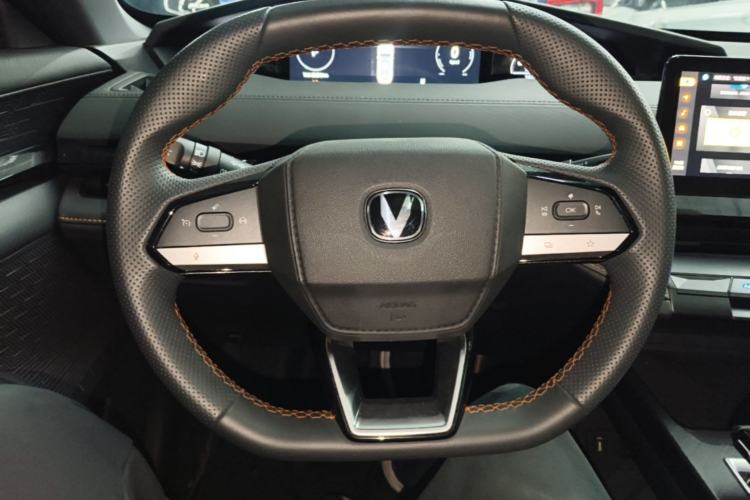 Used CHANGAN UNI-V iDD 2023 ZhiDian iDD 1.5T 113km Smart & Fun Version Steering Wheel