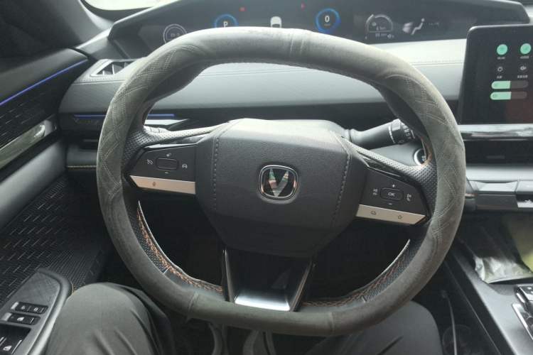 Used CHANGAN UNI-V iDD 2023 ZhiDian iDD 1.5T 113km Smart & Fun Version Steering Wheel