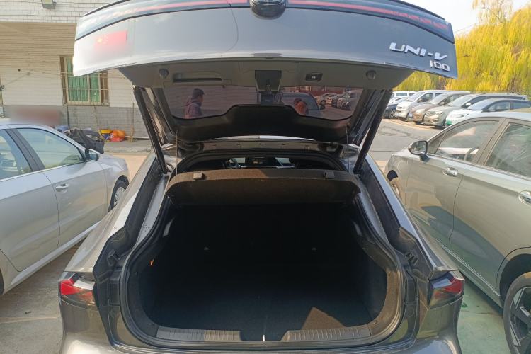 Used CHANGAN UNI-V iDD 2023 ZhiDian iDD 1.5T 113km ZhiKu Model Trunk