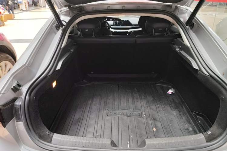 Used CHANGAN UNI-V iDD 2023 Zhidian iDD 1.5T 113km Smart & Fun Version (Rapid Edition) Trunk