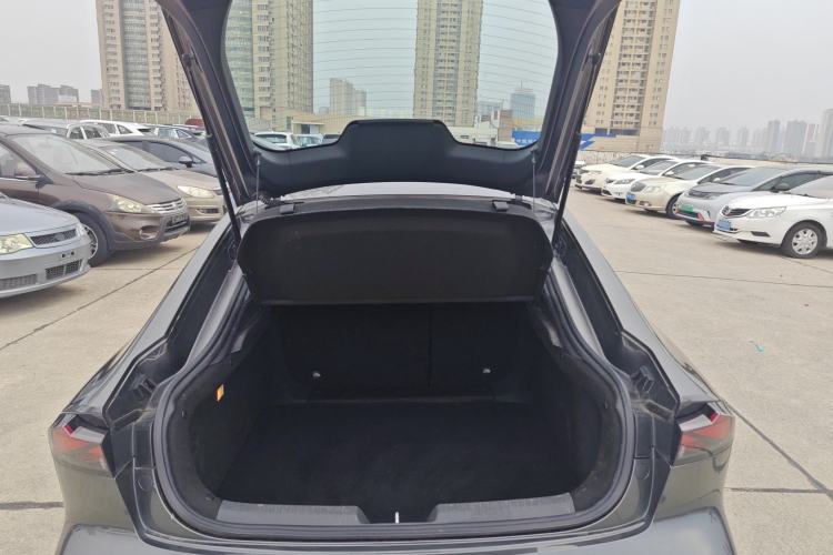 Used CHANGAN UNI-V iDD 2023 ZhiDian iDD 1.5T 113km Smart & Fun Version Trunk