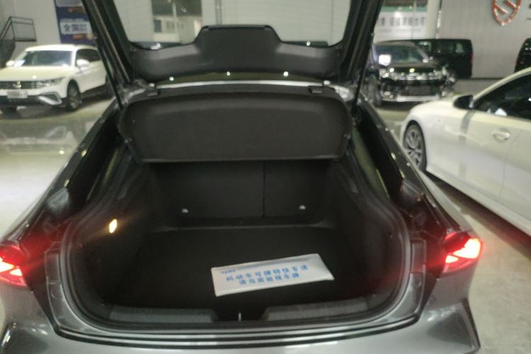 Used CHANGAN UNI-V iDD 2023 ZhiDian iDD 1.5T 113km Smart & Fun Version Trunk