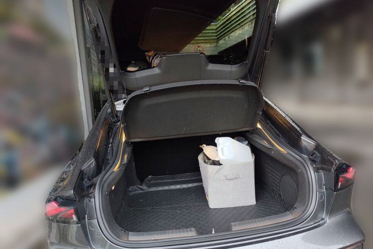 Used CHANGAN UNI-V iDD 2023 ZhiDian iDD 1.5T 113km ZhiKu Model Trunk