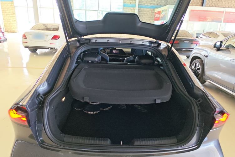 Used CHANGAN UNI-V iDD 2023 ZhiDian iDD 1.5T 113km Smart & Fun Version Trunk