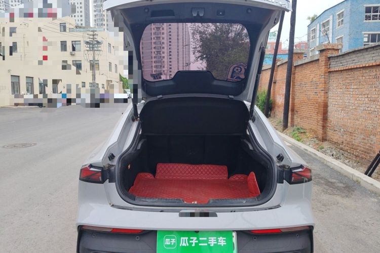 Used CHANGAN UNI-V iDD 2023 ZhiDian iDD 1.5T 113km ZhiKu Model Trunk