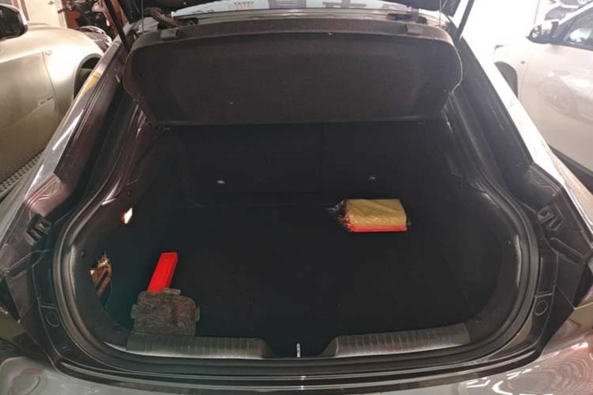 Used CHANGAN UNI-V iDD 2023 ZhiDian iDD 1.5T 113km Smart & Fun Version Trunk