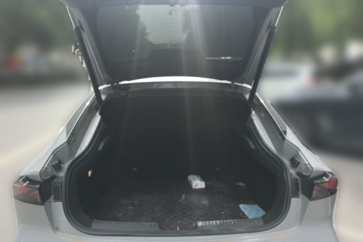 Used CHANGAN UNI-V iDD 2023 ZhiDian iDD 1.5T 113km Smart & Fun Version Trunk