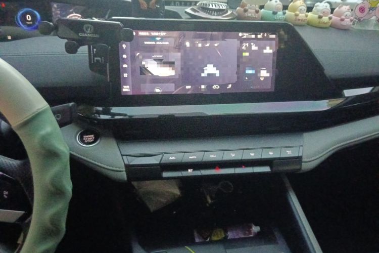 Used CHANGAN UNI-V iDD 2023 ZhiDian iDD 1.5T 113km Smart & Fun Version Audio And AC Panel