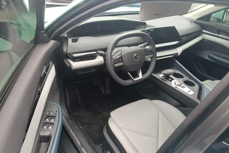 Used CHANGAN UNI-V iDD 2023 ZhiDian iDD 1.5T 113km Smart & Fun Version Driver Seat