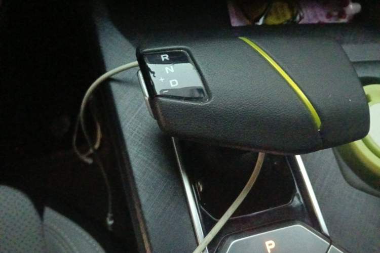 Used CHANGAN UNI-V iDD 2023 ZhiDian iDD 1.5T 113km Smart & Fun Version Gear Lever
