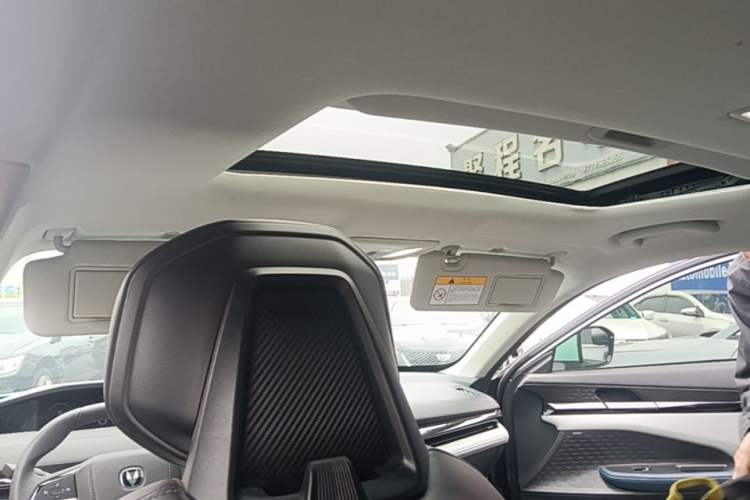 Used CHANGAN UNI-V iDD 2023 ZhiDian iDD 1.5T 113km Smart & Fun Version Headliner