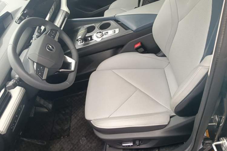 Used CHANGAN UNI-V iDD 2023 ZhiDian iDD 1.5T 113km Smart & Fun Version Left Front Seat
