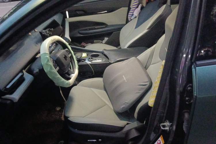Used CHANGAN UNI-V iDD 2023 ZhiDian iDD 1.5T 113km Smart & Fun Version Left Front Seat