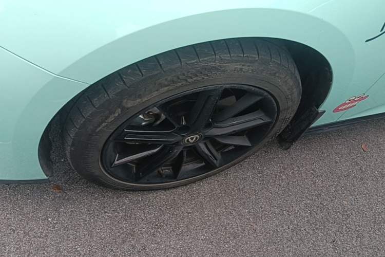 Used CHANGAN UNI-V iDD 2023 ZhiDian iDD 1.5T 113km Smart & Fun Version Left Front Wheel Hub