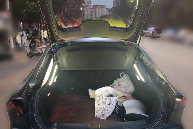 Used CHANGAN UNI-V iDD 2023 ZhiDian iDD 1.5T 113km Smart & Fun Version Trunk