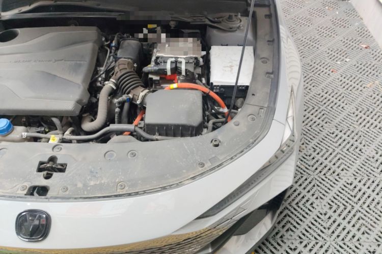Used CHANGAN UNI-V iDD 2023 ZhiDian iDD 1.5T 113km ZhiKu Model Engine Bay Left